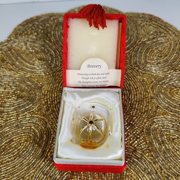 2" Glass Fireman Hat Bravery Thank You Token Padded Gift Box with Poem - Picture 2 of 7